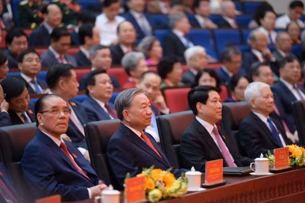 Tổng Bí thư Tô Lâm cùng các lãnh đạo, nguyên lãnh đạo Đảng và Nhà nước dự Đại hội. Ảnh: BTC.