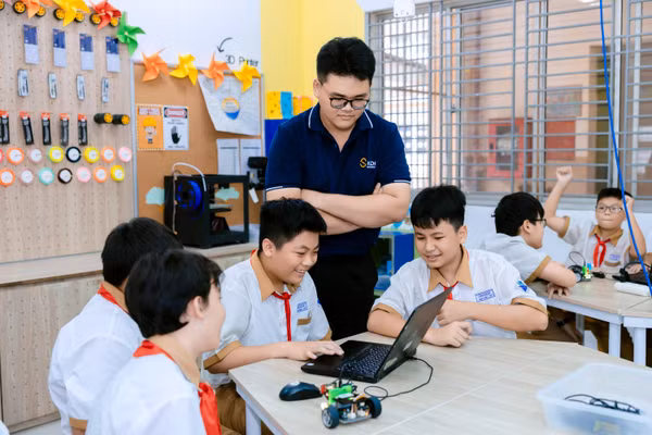 Giờ học STEM của học sinh Trường THCS Lương Định Của (phường Cát Lái, TPHCM).