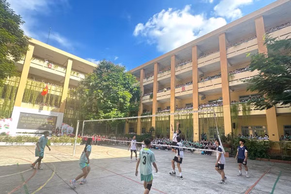 Hoạt động thể thao của học sinh Trường THPT Tây Thạnh (TPHCM).