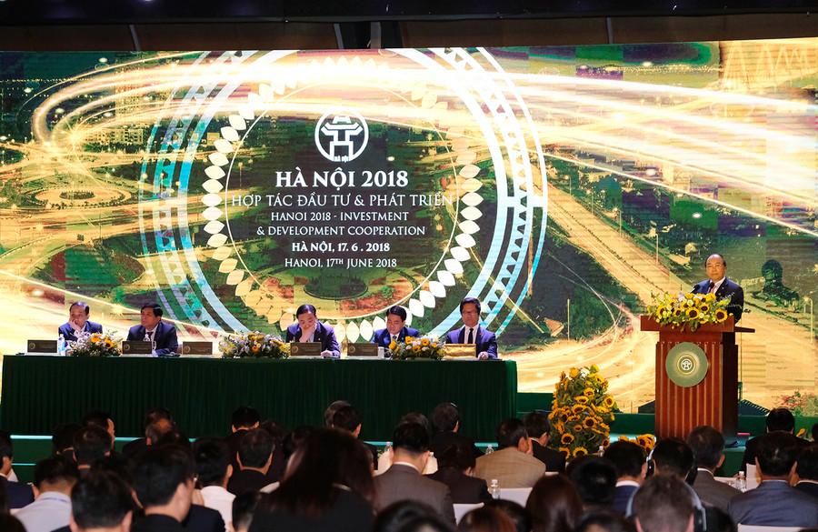 Thủ tướng Nguyễn Xuân Phúc phát biểu tại Hội nghị hợp tác đầu tư và phát triển Hà Nội 2018 - Ảnh: VGP Thủ tướng Nguyễn Xuân Phúc phát biểu tại Hội nghị hợp tác đầu tư và phát triển Hà Nội 2018 - Ảnh: VGP