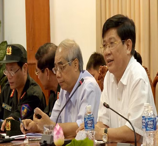 Thứ trưởng Nguyễn Văn Sơn yêu cầu phải tập trung điều tra, làm rõ và xử lý nghiêm khắc trước pháp luật các đối tượng chủ mưu, cầm đầu, quá khích đảm bảo an ninh trật tự tại trụ sở UBND tỉnh Bình Thuận và khu vực lân cận. 