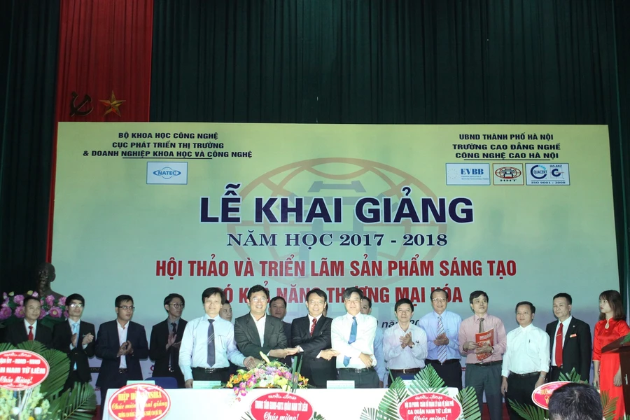  Lễ ký kết hợp tác giữa các đơn vị với Trường Cao đẳng nghề Công nghệ cao Hà Nội