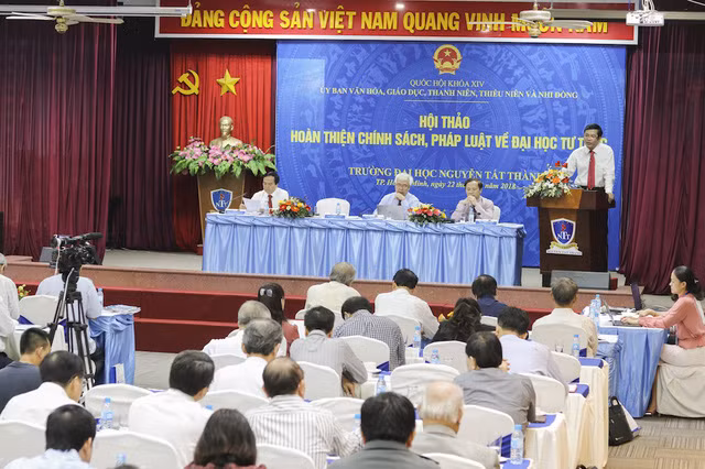 Hội thảo về “Hoàn thiện chính sách, pháp luật về đại học tư thục” do Ủy ban Văn hóa, Giáo dục, Thanh niên, Thiếu niên và Nhi đồng của Quốc hội tổ chức đã thu hút nhiều chuyên gia giáo dục tham dự.