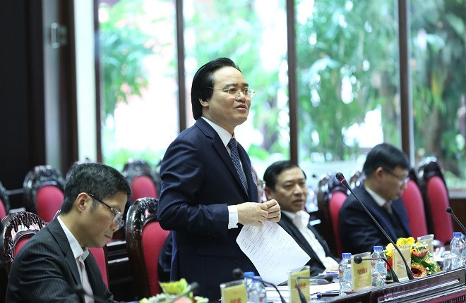 Bộ trưởng Bộ GD&ĐT Phùng Xuân Nhạ phát biểu tại Hội nghị Bộ trưởng Bộ GD&ĐT Phùng Xuân Nhạ phát biểu tại Hội nghị