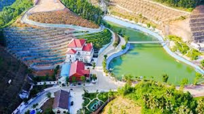 "Biệt phủ" của nguyên Giám đốc Sở Tài nguyên Môi trường Yên Bái đã nộp phạt do xây dựng một số công trình vượt phép và không phép