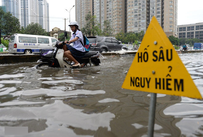 Cử tri cho rằng phát triển đô thị ồ ạt là nguyên nhân dẫn đến kẹt xe và ngập nước