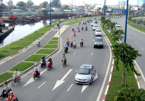 TP HCM sẽ mở tuyến buýt chất lượng cao trên đại lộ Đông Tây thay cho dự án buýt nhanh BRT. Ảnh minh họa theo Hữu Công