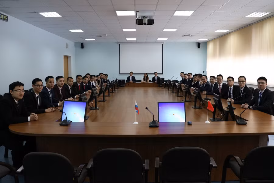 Lứa sinh viên VN đầu tiên theo học chuyên ngành "Nhà máy điện hạt nhân: thiết kế, vận hành và điều khiển" Lứa sinh viên VN đầu tiên theo học chuyên ngành "Nhà máy điện hạt nhân: thiết kế, vận hành và điều khiển"