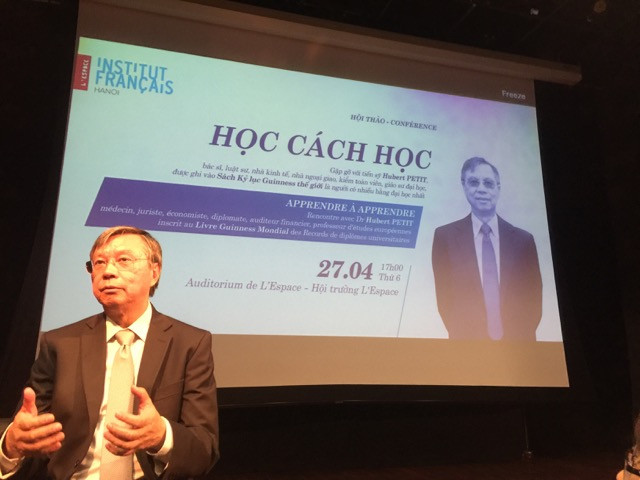 Tiến sỹ đã chia sẽ những kinh nghiệm của mình tại buổi hội thảo “Học cách học”.