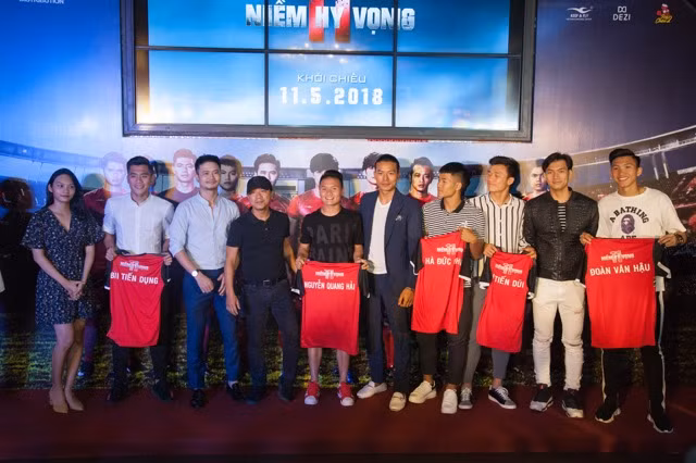 Dàn sao cầu thủ U23 Việt Nam trải nghiệm cùng bóng đá trong phim 11 Niềm Hy Vọng