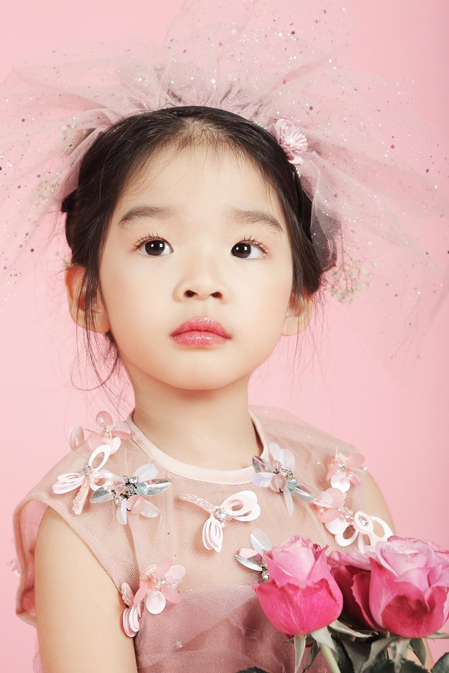 Bé Thỏ - con gái siêu mẫu Xuân Lan