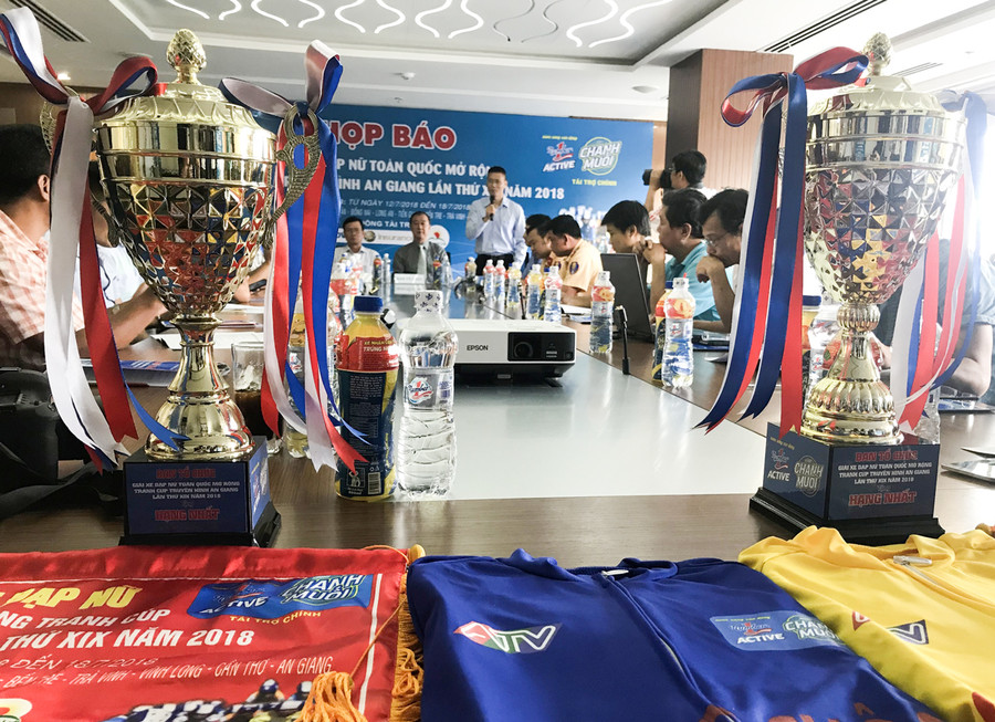 Đây là năm thứ 19 liên tiếp Tập đoàn Tân Hiệp Phát tài trợ chính cho giải xe đạp nữ toàn quốc mở rộng tranh Cúp Truyền hình An Giang Đây là năm thứ 19 liên tiếp Tập đoàn Tân Hiệp Phát tài trợ chính cho giải xe đạp nữ toàn quốc mở rộng tranh Cúp Truyền hình An Giang