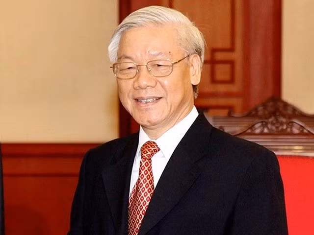 Thay mặt Bộ Chính trị, Tổng Bí thư Nguyễn Phú Trọng đã ký 2 quy định về tiêu chuẩn chức danh, tiêu chí đánh giá cán bộ.