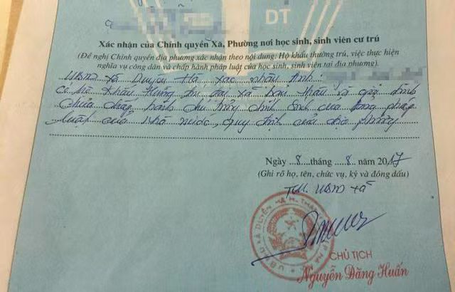 Hà Nội: Kiểm điểm cán bộ phê “chưa chấp hành” vào lý lịch tân sinh viên