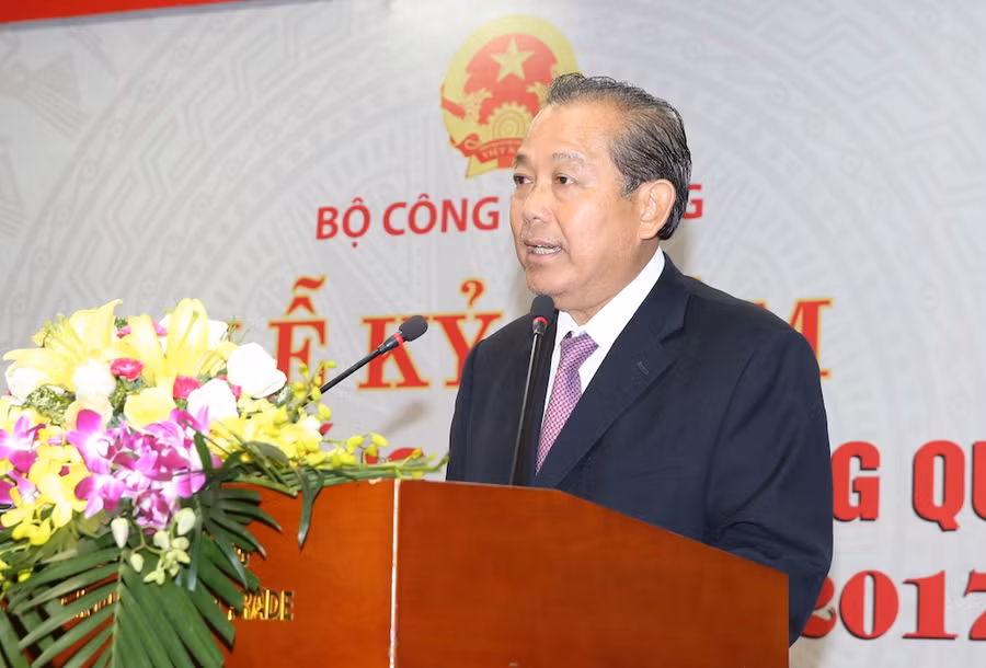 Phó Thủ tướng Thường trực Chính phủ Trương Hòa Bình: Yêu cầu lực lượng quản lý thị trường chấn chỉnh hoạt động thanh tra, kiểm tra đối với doanh nghiệp. - Ảnh: VGP