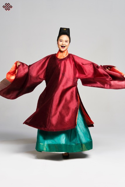 Người phụ nữ Răng đen và Trang phục của Quan nữ thời Lê Sơ.