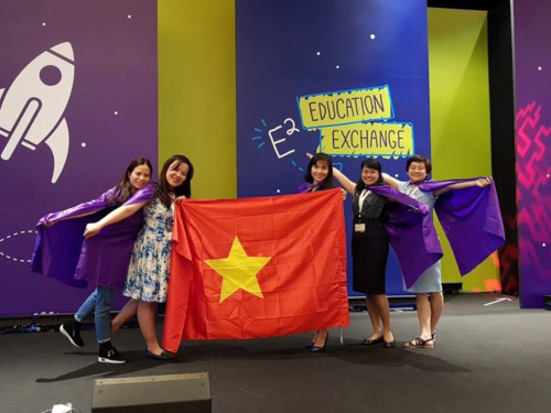 5 cô giáo đến từ Việt Nam đã có những đóng góp nổi bật trong việc kết hợp hiệu quả giữa phương pháp sư phạm và công nghệ tại Diễn đàn Giáo dục toàn cầu Microsoft diễn ra tại Singapore 5 cô giáo đến từ Việt Nam đã có những đóng góp nổi bật trong việc kết hợp hiệu quả giữa phương pháp sư phạm và công nghệ tại Diễn đàn Giáo dục toàn cầu Microsoft diễn ra tại Singapore