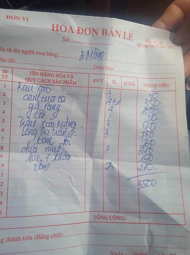 Hóa đơn đoàn du khách tố bị nhà hàng Dũng Hiền chặt chém Hóa đơn đoàn du khách tố bị nhà hàng Dũng Hiền chặt chém