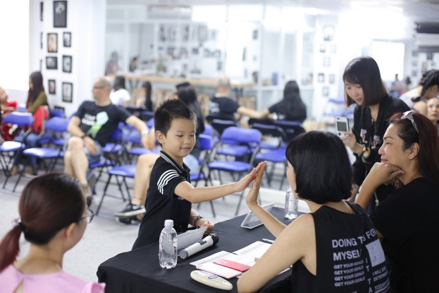 Mẫu nhí thể hiện sự quyết tâm với giám khảo Xuân Lan.