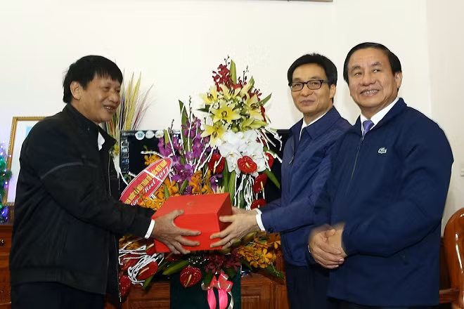 Phó Thủ tướng tới thăm gia đình tín hữu Công giáo Phạm Thanh Hiền (giáo xứ Nghĩa Yên, Đức Thọ, Hà Tĩnh). Ảnh: VGP Phó Thủ tướng tới thăm gia đình tín hữu Công giáo Phạm Thanh Hiền (giáo xứ Nghĩa Yên, Đức Thọ, Hà Tĩnh). Ảnh: VGP