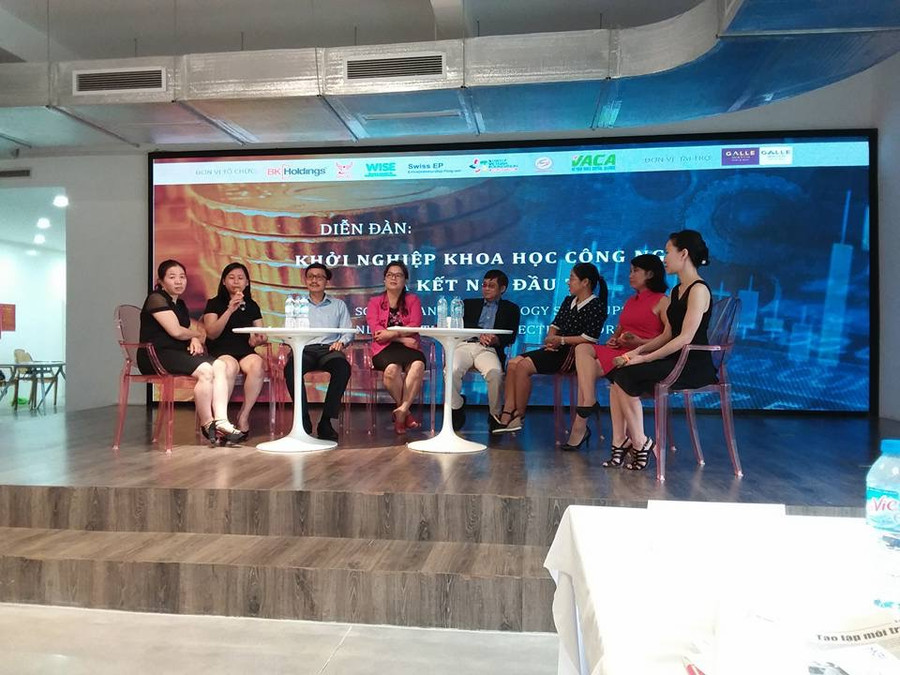 Tọa đàm giữa các nhà khoa học nữ với các nhà đầu tư và doanh nghiệp