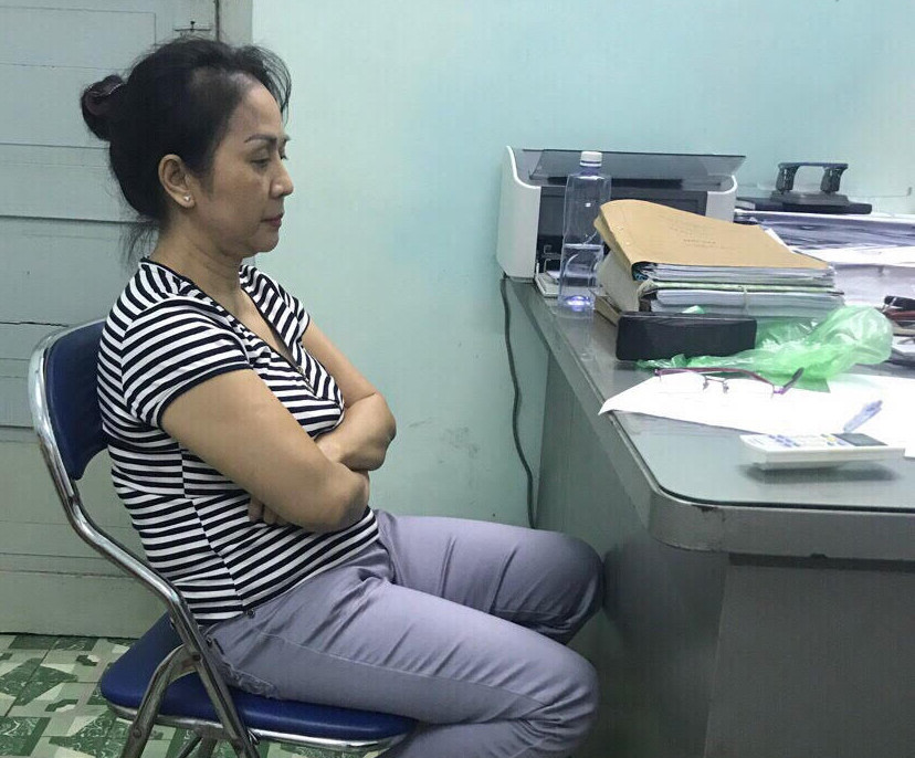 Đối tượng Trần Thị Minh Hằng tại cơ quan công an Đối tượng Trần Thị Minh Hằng tại cơ quan công an