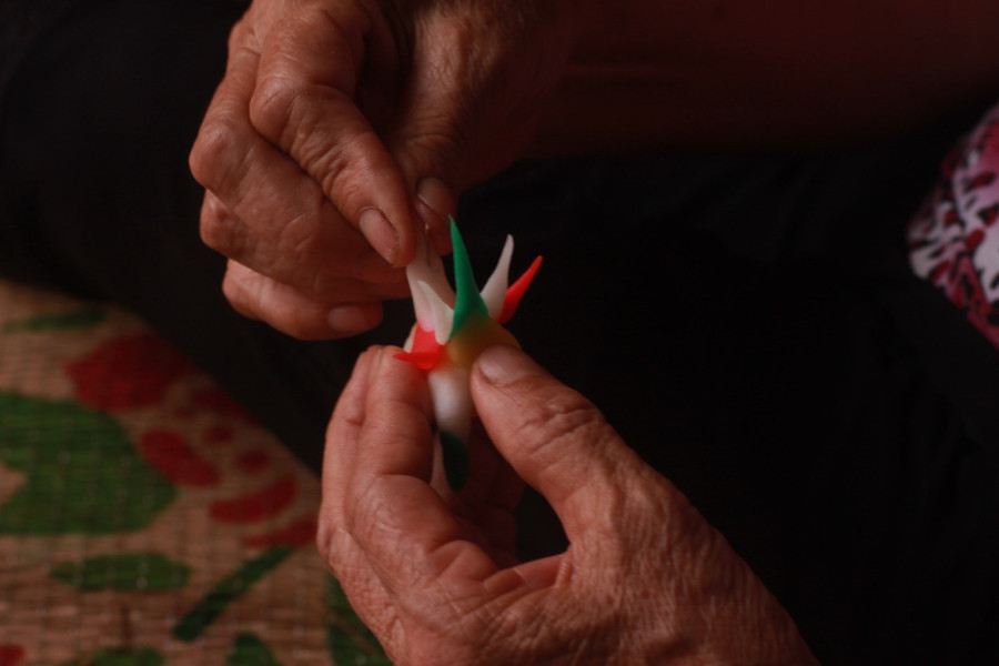 Những con tò he được tạo hình tỉ mỉ với nhiều màu sắc dưới đôi tay người nặn.ảnh: Thu Hoài Những con tò he được tạo hình tỉ mỉ với nhiều màu sắc dưới đôi tay người nặn.ảnh: Thu Hoài