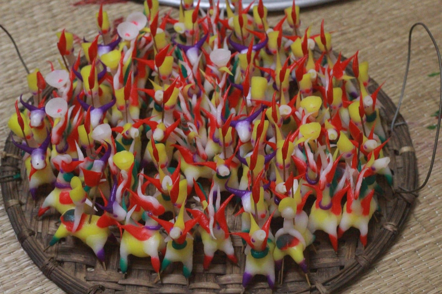 Phên tò he đã được hoàn tất sau nhiều công đoạn. ảnh: Thu Hoài Phên tò he đã được hoàn tất sau nhiều công đoạn. ảnh: Thu Hoài