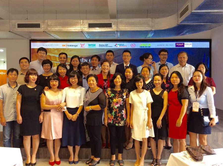 Đại diện của các tổ chức quốc tế, doanh nghiệp và các nhà khoa học nữ tham gia Diễn đàn.