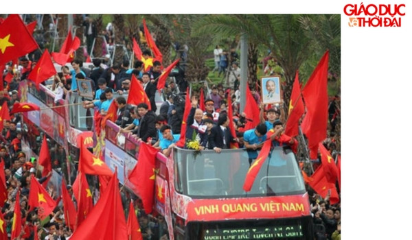 Lần đầu trong lịch sử bóng đá cả nước chào đón đội tuyển U23 trở về