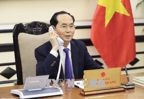 Chủ tịch nước Trần Đại Quang điện đàm với Tổng thống Liên bang Nga V. Putin