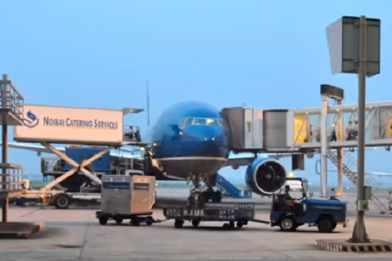 Hoạt động dịch vụ của Công ty cổ phần phục vụ mặt đất Hà Nội (HGS) tại sân bay Nội Bài. 