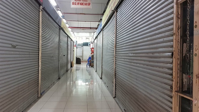 Hơn 400 điểm kinh doanh ngừng bấn hàng phản đối mức thu tiền vệ sinh mới quá cao