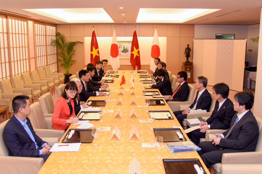 Buổi hội đàm giữa Bộ trưởng Ngoại giao Phạm Bình Minh với Bộ trưởng ngoại giao Nhật Bản Taro Kono. Ảnh BNG