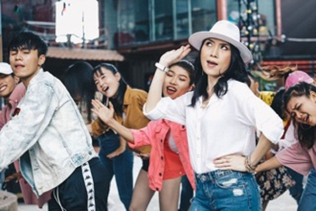 Từ Khuôn mặt… Từ Khuôn mặt…