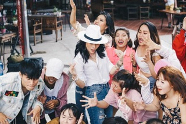 và diễn xuất rất chuyên nghiệp của Mỹ Tâm và diễn xuất rất chuyên nghiệp của Mỹ Tâm