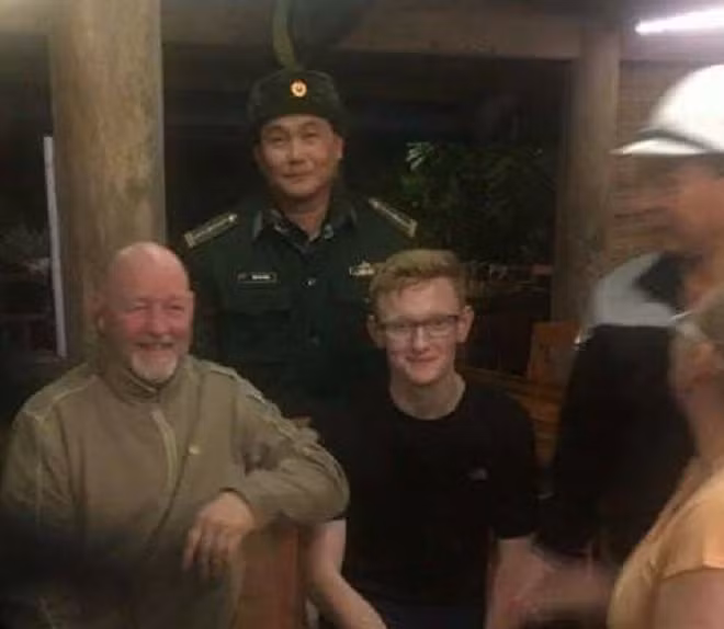 Ông Stephen James Mcauley đã được được Đồn Biên phòng Cát Bà giải cứu