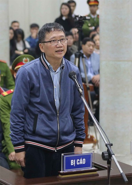 Bị cáo Trịnh Xuân Thanh trả lời thẩm vấn trước tòa. Bị cáo Trịnh Xuân Thanh trả lời thẩm vấn trước tòa.