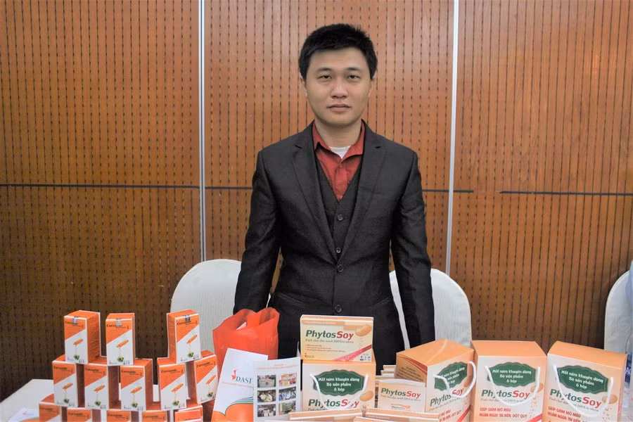 Một số sản phẩm được trưng bày tại Hội thảo Một số sản phẩm được trưng bày tại Hội thảo