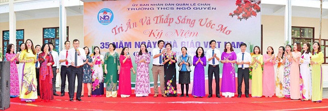 Tri ân và thắp sáng ước mơ cùng thầy trò trường THCS Ngô Quyền ảnh Lê Quyết Cường