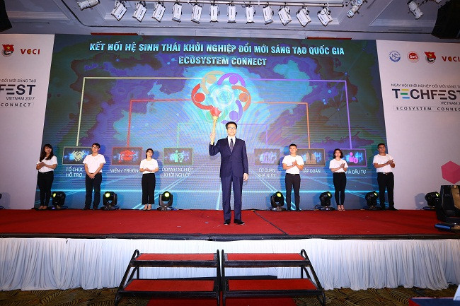 PTT Vũ Đức Đam thắp sáng ngọn thuốc kết nối hành trình hệ sinh thái khởi nghiệp đổi mới sáng tạo