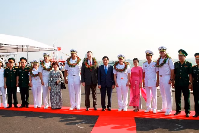 Lễ đón Đoàn tàu Hải quân Hoa Kỳ tại Đà Nẵng.​