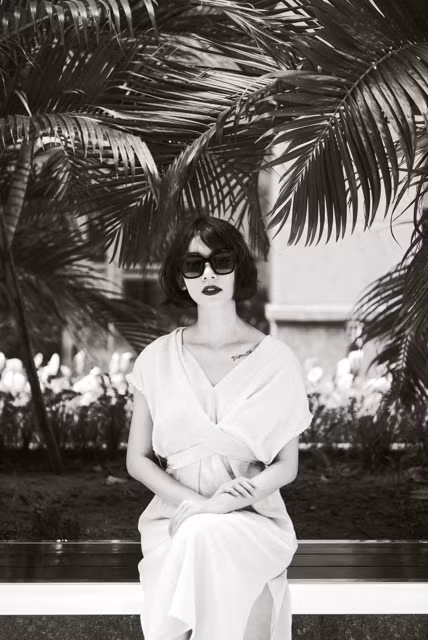 Xuân Lan quý phái, quyến rũ trong chiếc đầm hở vai. Xuân Lan quý phái, quyến rũ trong chiếc đầm hở vai.