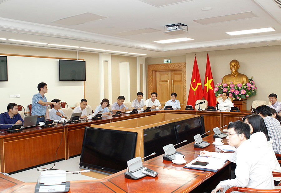 Đây là cuộc họp lần thứ ba của Phó Thủ tướng Vũ Đức Đam với Bộ Y tế về việc triển khai Hệ thống quản lý chuỗi cung ứng thuốc quốc gia. Ảnh: VGP Đây là cuộc họp lần thứ ba của Phó Thủ tướng Vũ Đức Đam với Bộ Y tế về việc triển khai Hệ thống quản lý chuỗi cung ứng thuốc quốc gia. Ảnh: VGP