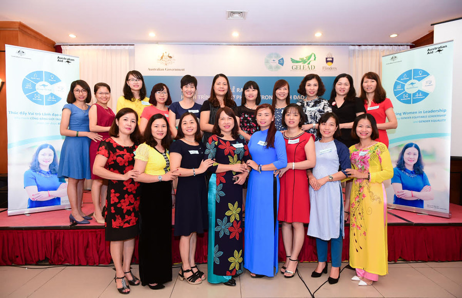 Ra mắt ‘Hành trình hỗ trợ Phụ nữ trong lãnh đạo’ với 19 học viên đầu tiên của dự án Ra mắt ‘Hành trình hỗ trợ Phụ nữ trong lãnh đạo’ với 19 học viên đầu tiên của dự án