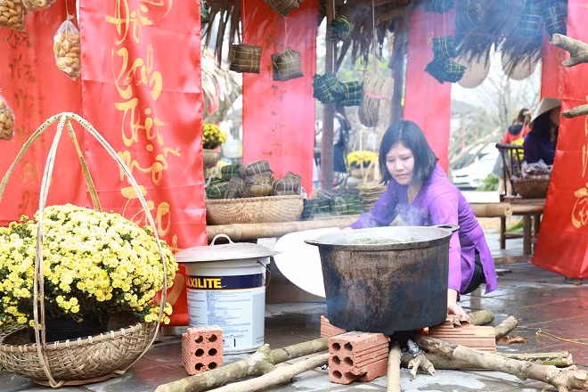 Hay là những thứ bánh chưng, gạo nếp, thịt lợn… để phục vụ những ngày tết.