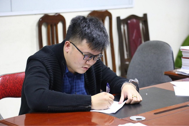 Đối tượng Nguyễn Đức Anh tại cơ quan công an.