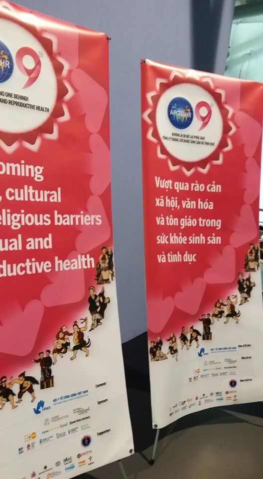 Không chỉ các bài trình bày tại các phiên chính mà còn nhiều áp phích được giới thiệu tại Hội nghị