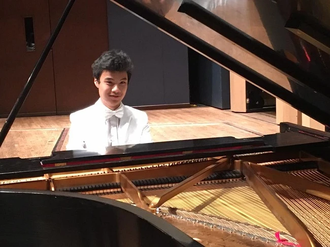 Tài năng piano Nguyễn Thế Vinh