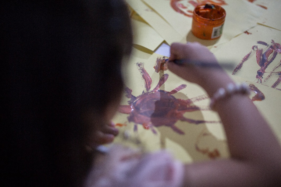 Họa sĩ nhí với những nét vẽ ngây ngô, trong sáng Họa sĩ nhí với những nét vẽ ngây ngô, trong sáng